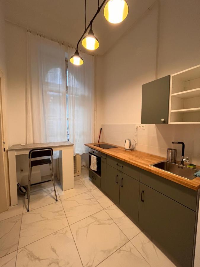 Calm, Artistic Apartment 9Th Distric Central City Budapest Esterno foto