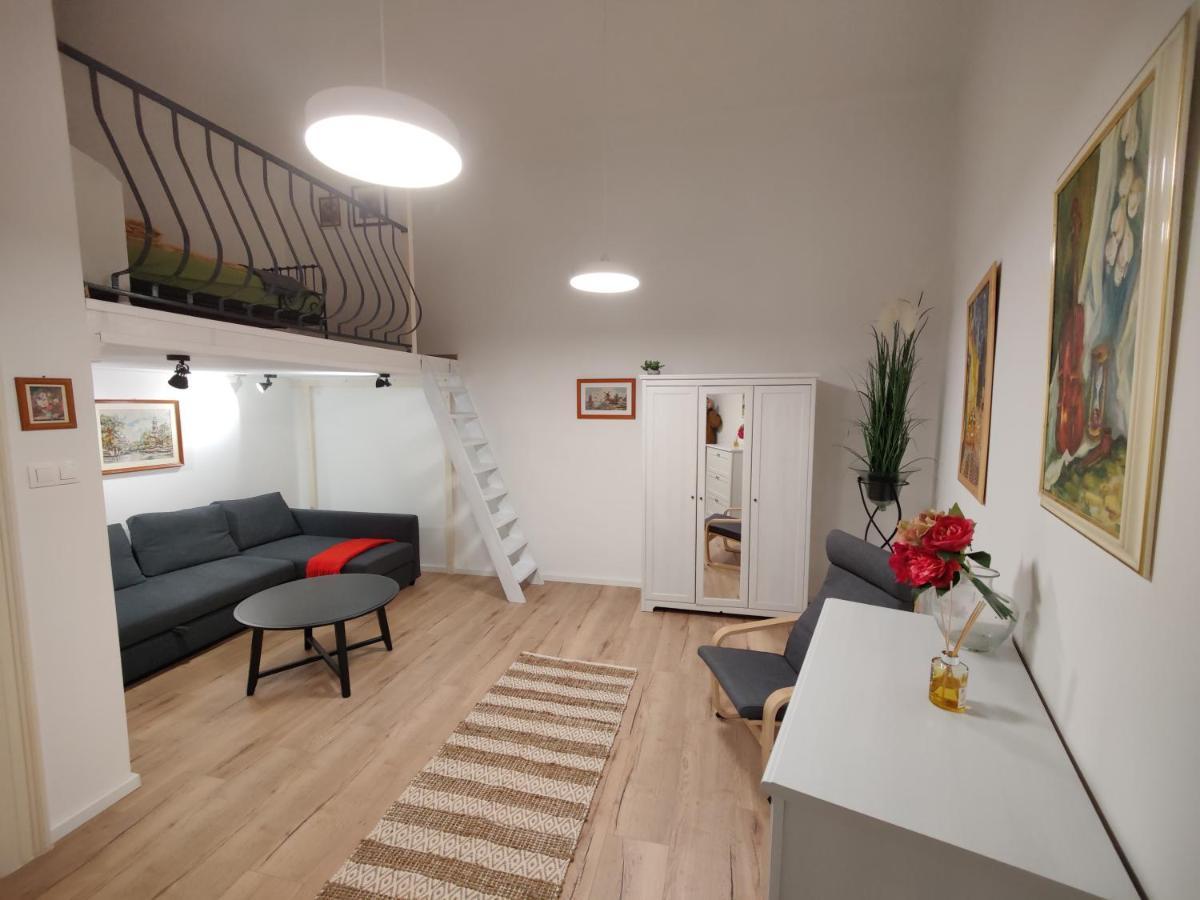 Calm, Artistic Apartment 9Th Distric Central City Budapest Esterno foto